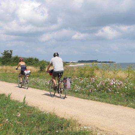 Direkt-Am-Suedstrand Burgtiefe auf Fehmarn Esterno foto